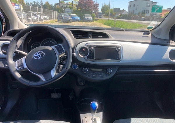 Toyota Yaris cena 23900 przebieg: 142000, rok produkcji 2013 z Margonin małe 67